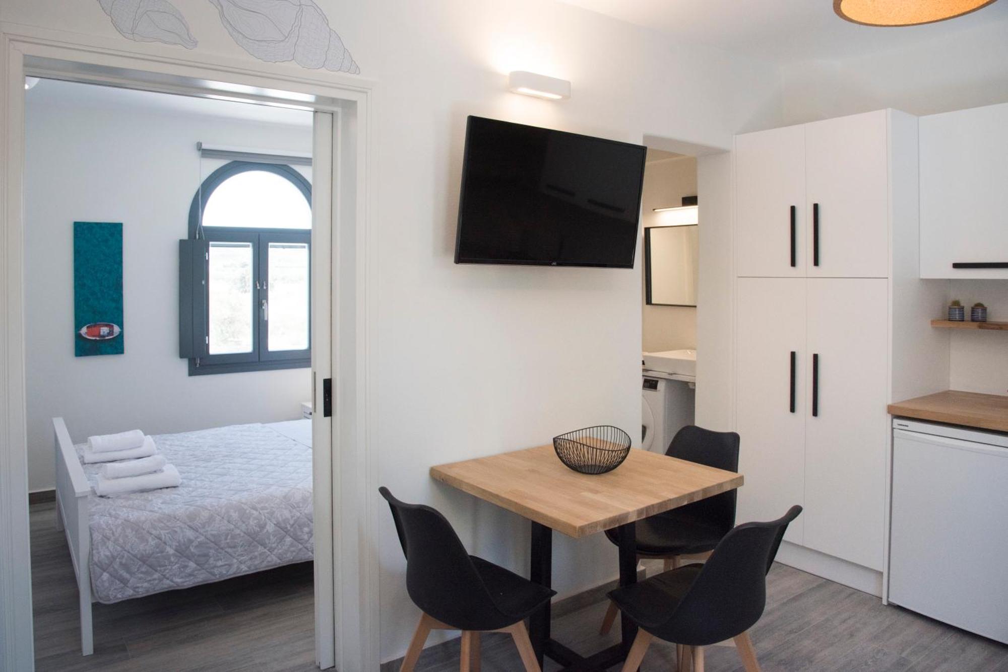Isterni  White New 1Bd House With Private Jacuzzi In Isterniヴィラ エクステリア 写真
